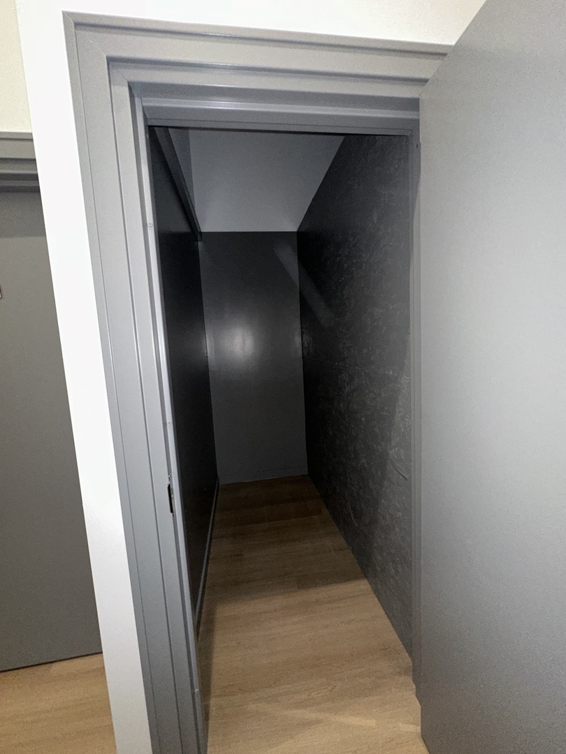 1615 West Irving Park Road, Unit 2N Chicago, IL 60613 - Photo 22 of 24 a view of stairs