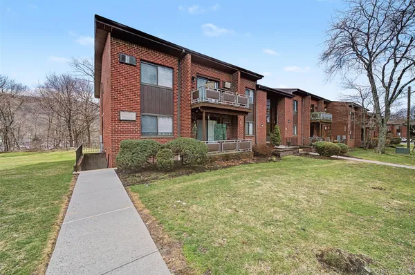 $350,000 | 14 Charles Lane, Unit 2D, Pomona, NY 10970