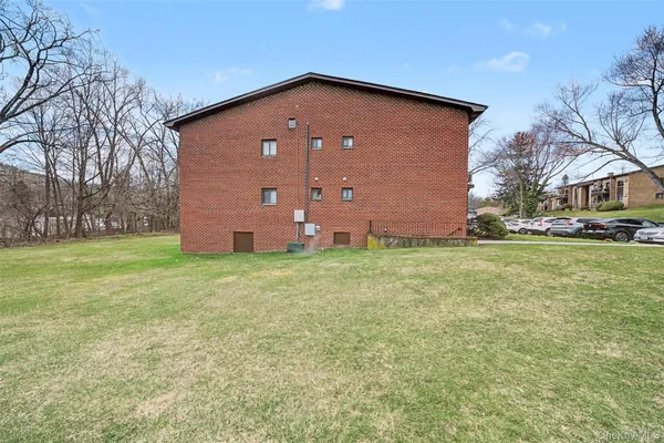 $350,000 | 14 Charles Lane, Unit 2D, Pomona, NY 10970