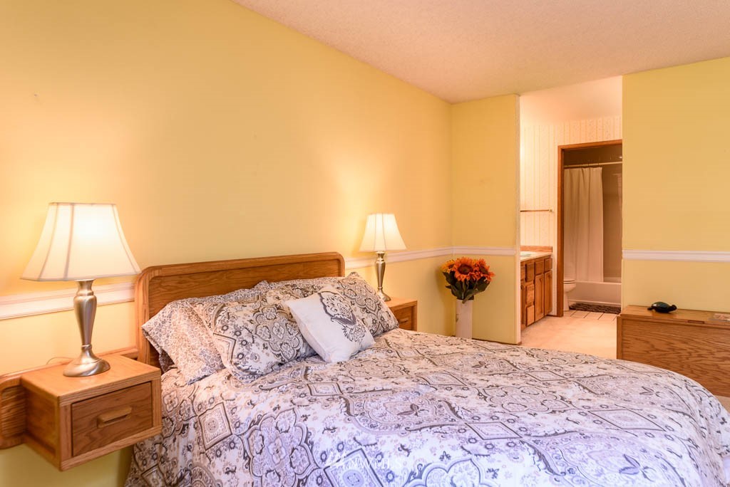 3100 West Commodore Way, Unit 206 Seattle, WA 98199 - Photo 16 of 25 Gallery Image 16