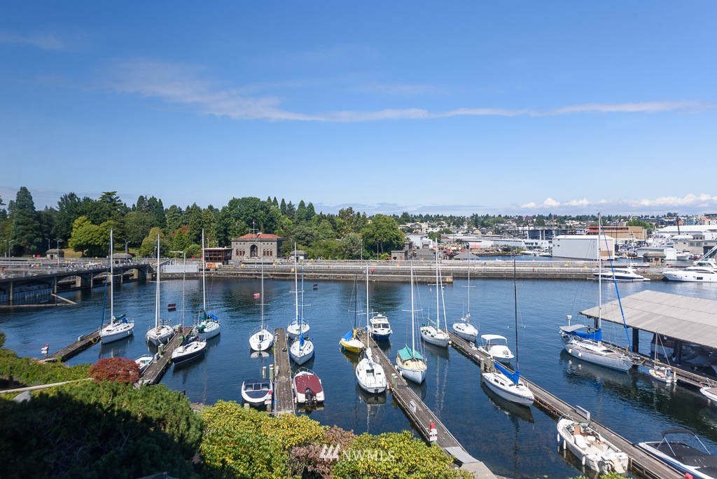 3100 West Commodore Way, Unit 206 Seattle, WA 98199 - Photo 22 of 25 Gallery Image 22