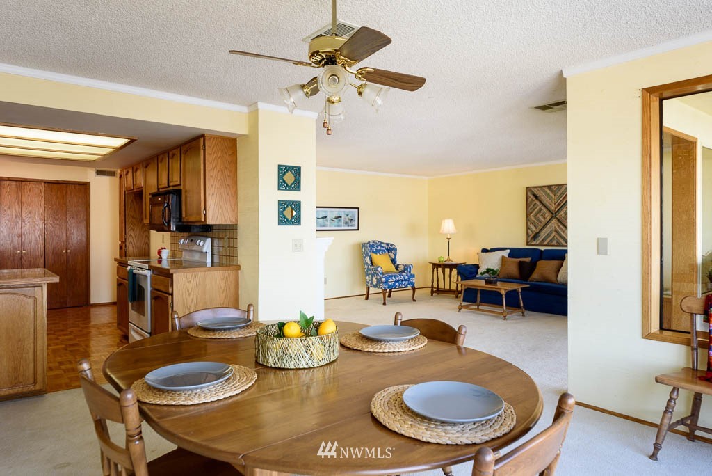 3100 West Commodore Way, Unit 206 Seattle, WA 98199 - Photo 8 of 25 Gallery Image 8