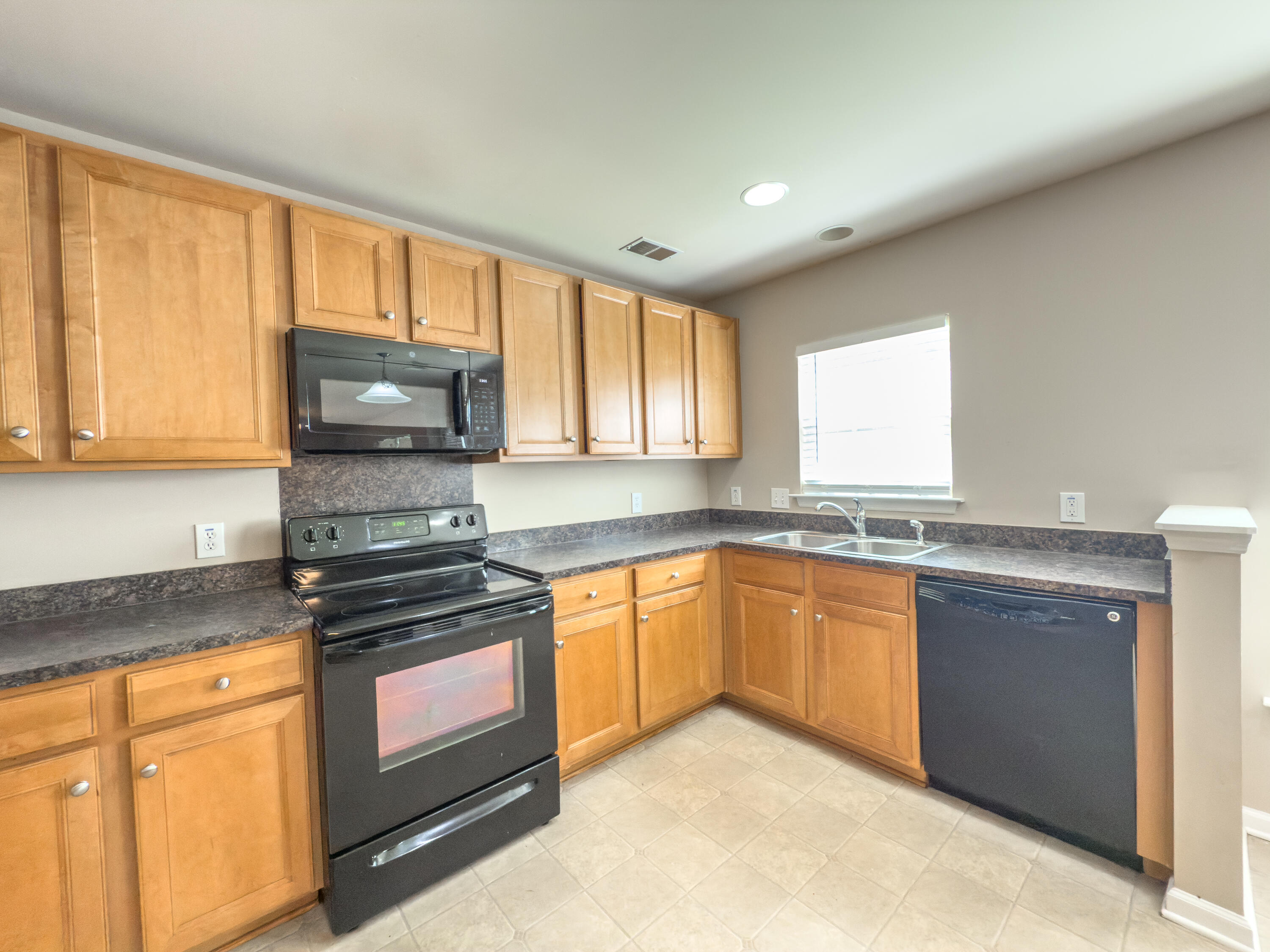 339 Briarbend Road Goose Creek, SC 29445 - Photo 9 of 28 IMG_0370