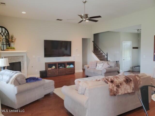 4612 Riva Ridge Drive Olive Branch, MS 38654 - Photo 3 of 17 IMG_20220504_135804_HDR