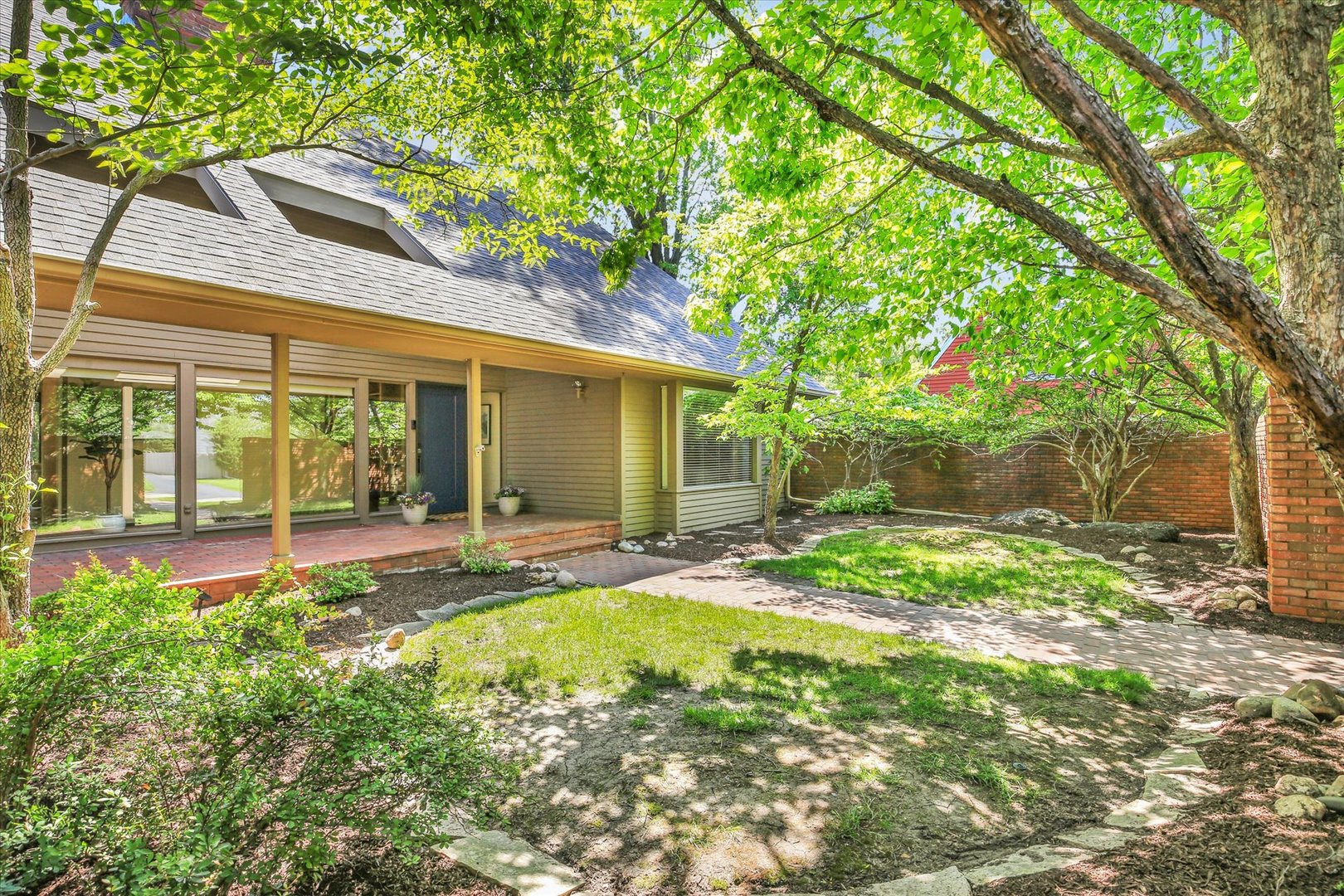 10 Carriage Way Champaign, IL 61821 - Photo 3 of 49 Gallery Image 3