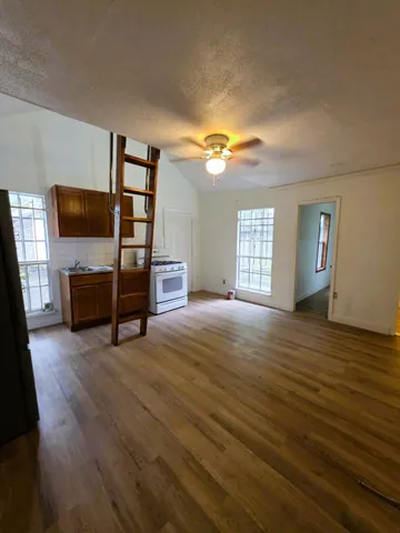 $775 | 6109 Saxon Drive, Unit C, Houston, TX 77092