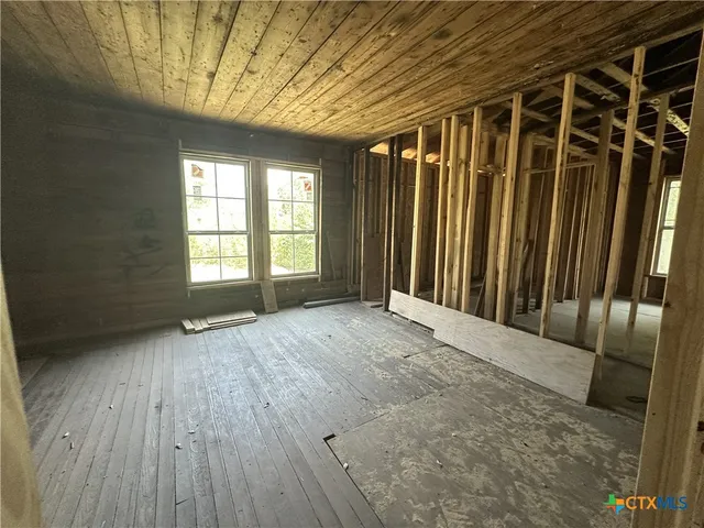 $95,000 | 401 East Hopkins Street, Mexia, TX 76667