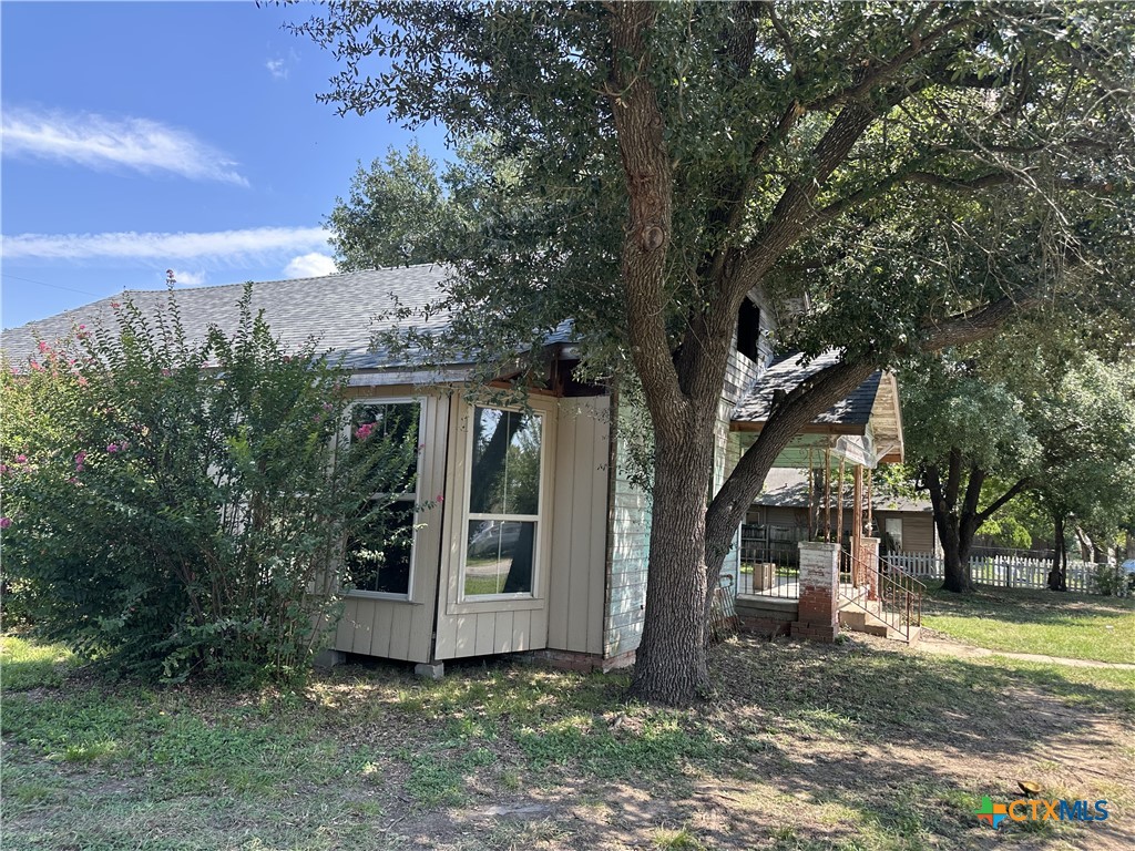 401 East Hopkins Street Mexia, TX 76667 - Photo 2 of 13