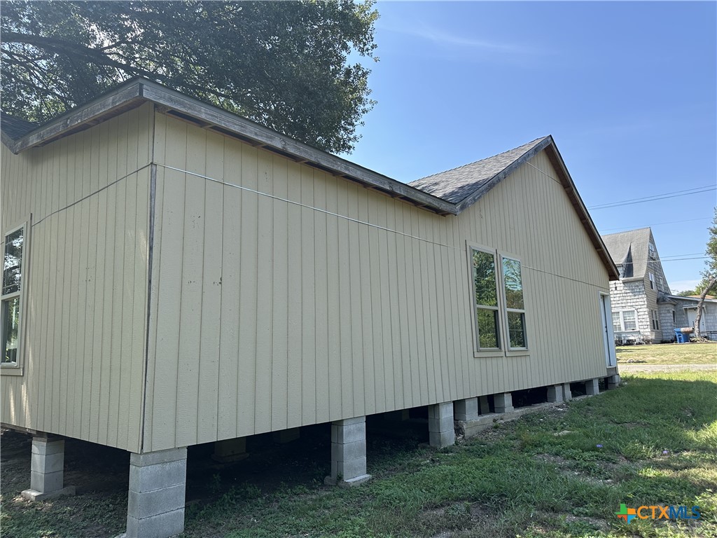 401 East Hopkins Street Mexia, TX 76667 - Photo 5 of 13