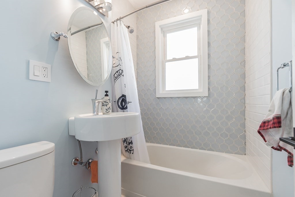 38 Redlands Road Boston, MA 02132 - Photo 8 of 35 Gallery Image 8