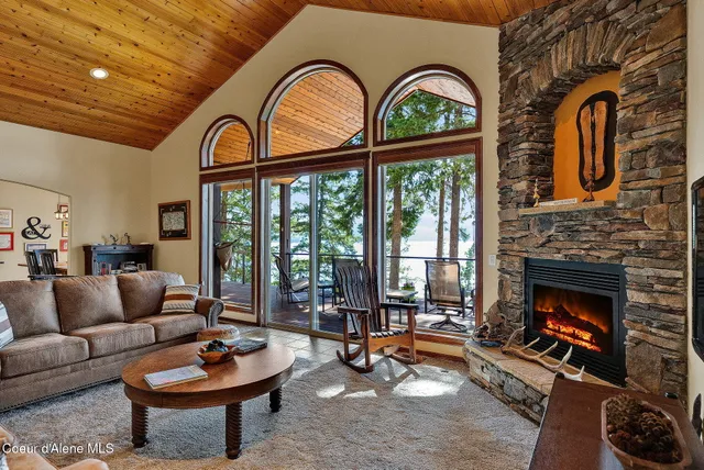 $2,695,000 | 7404 South Panorama View Drive, Harrison, ID 83833