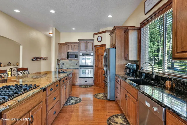 $2,695,000 | 7404 South Panorama View Drive, Harrison, ID 83833