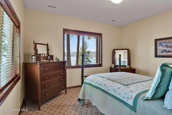 $2,695,000 | 7404 South Panorama View Drive, Harrison, ID 83833