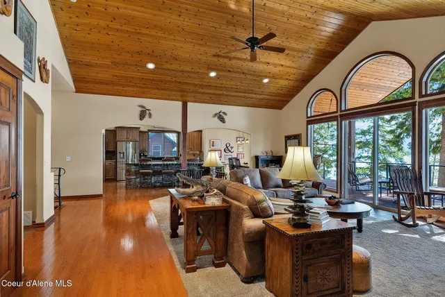 $2,695,000 | 7404 South Panorama View Drive, Harrison, ID 83833