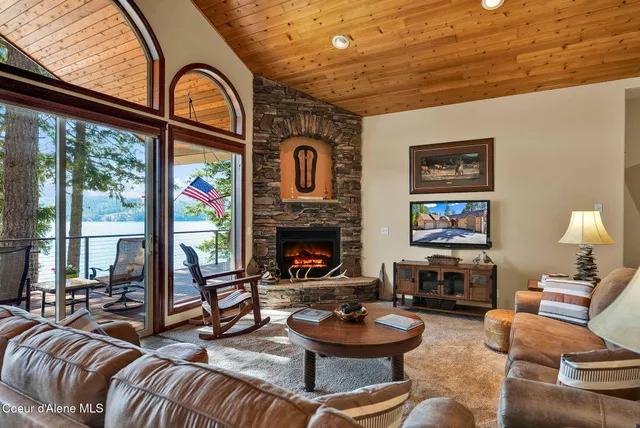 $2,695,000 | 7404 South Panorama View Drive, Harrison, ID 83833