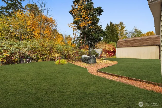 a view of a golf course
