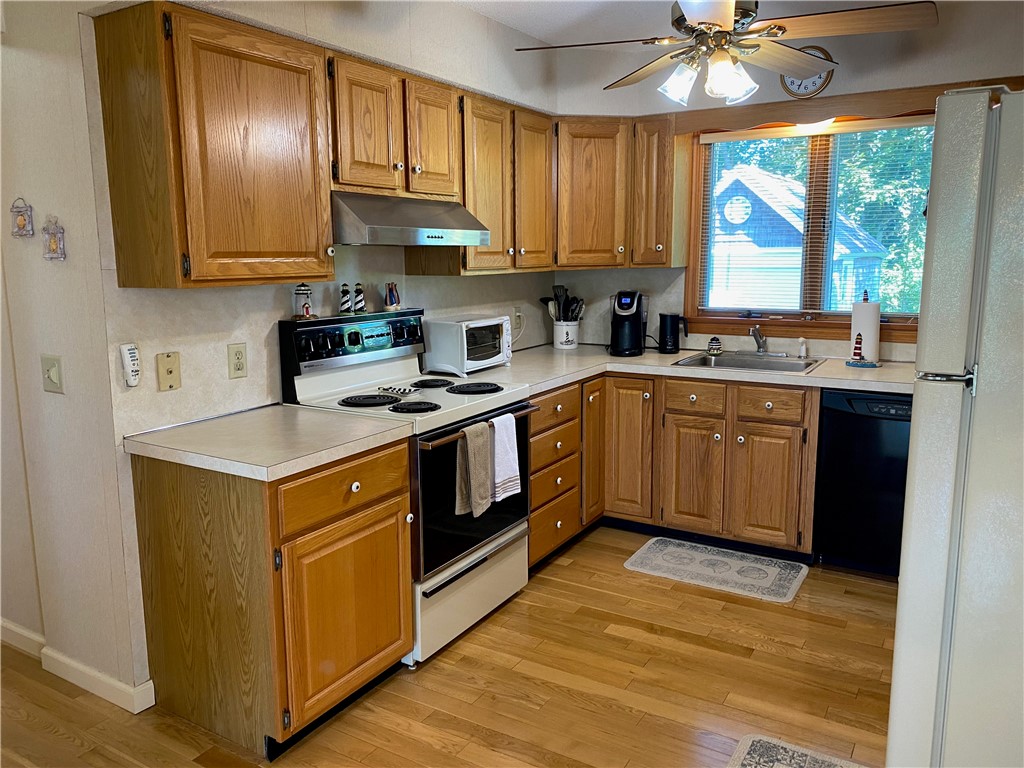 13 Cove Road Westerly, RI 02891 - Photo 19 of 41