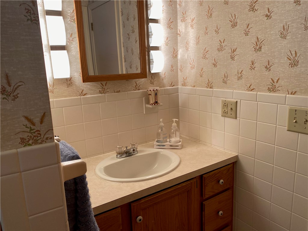 13 Cove Road Westerly, RI 02891 - Photo 31 of 41