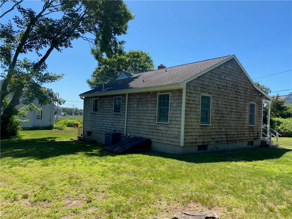 13 Cove Road Westerly, RI 02891 - Photo 5 of 41