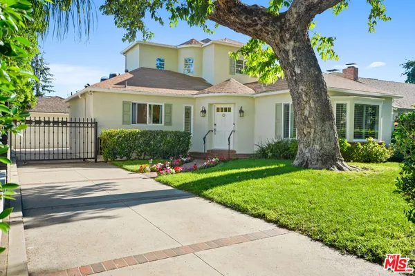 $1,699,000 | 11552 Hesby Street, Valley Village, CA 91601