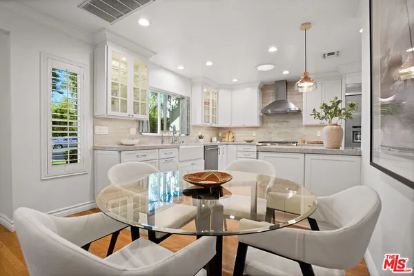 $1,699,000 | 11552 Hesby Street, Valley Village, CA 91601