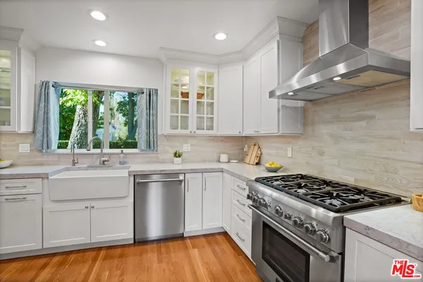 $1,699,000 | 11552 Hesby Street, Valley Village, CA 91601