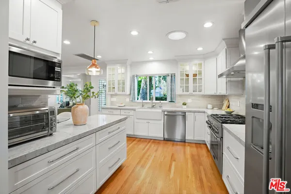 $1,699,000 | 11552 Hesby Street, Valley Village, CA 91601