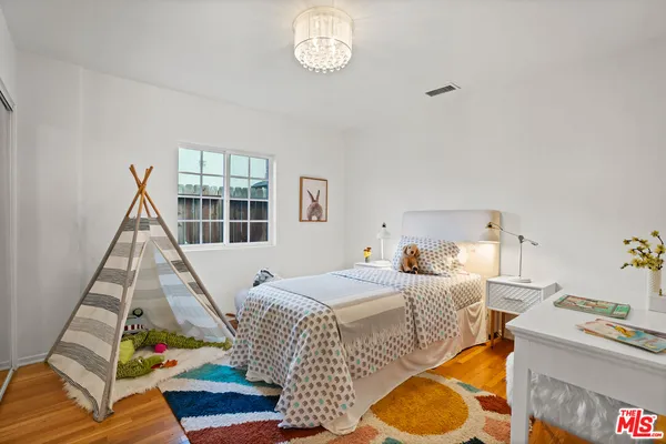 $1,699,000 | 11552 Hesby Street, Valley Village, CA 91601