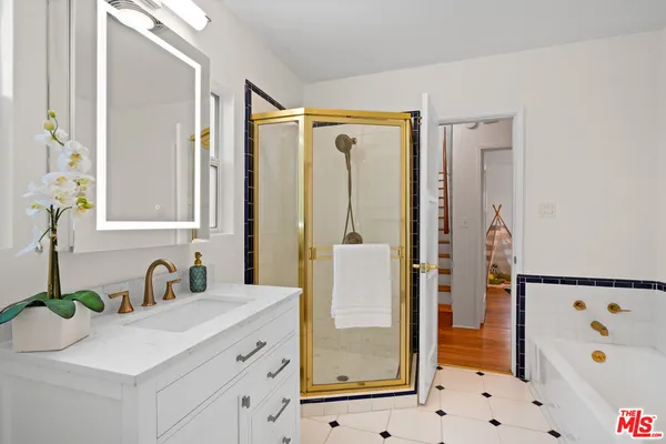 $1,699,000 | 11552 Hesby Street, Valley Village, CA 91601