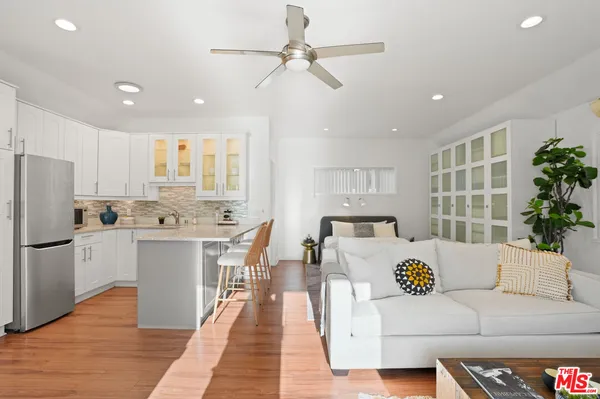 $1,699,000 | 11552 Hesby Street, Valley Village, CA 91601