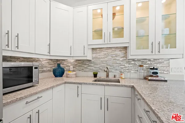 $1,699,000 | 11552 Hesby Street, Valley Village, CA 91601
