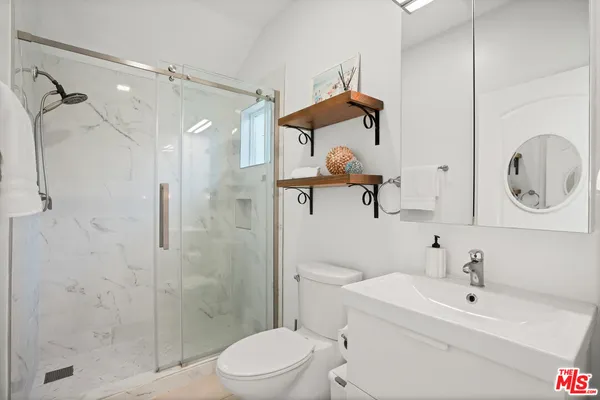 $1,699,000 | 11552 Hesby Street, Valley Village, CA 91601