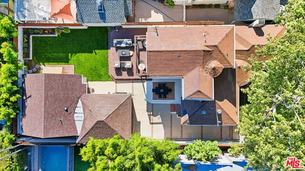 $1,699,000 | 11552 Hesby Street, Valley Village, CA 91601