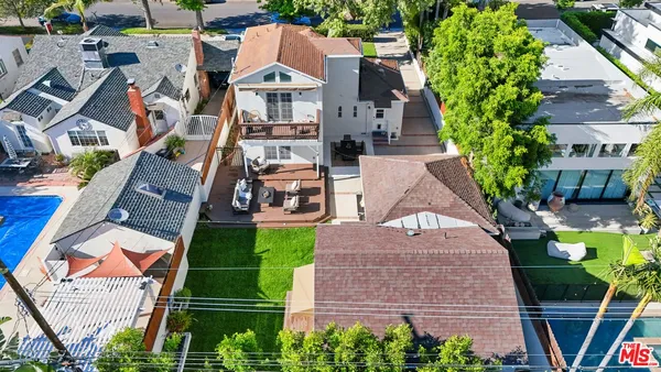 $1,699,000 | 11552 Hesby Street, Valley Village, CA 91601