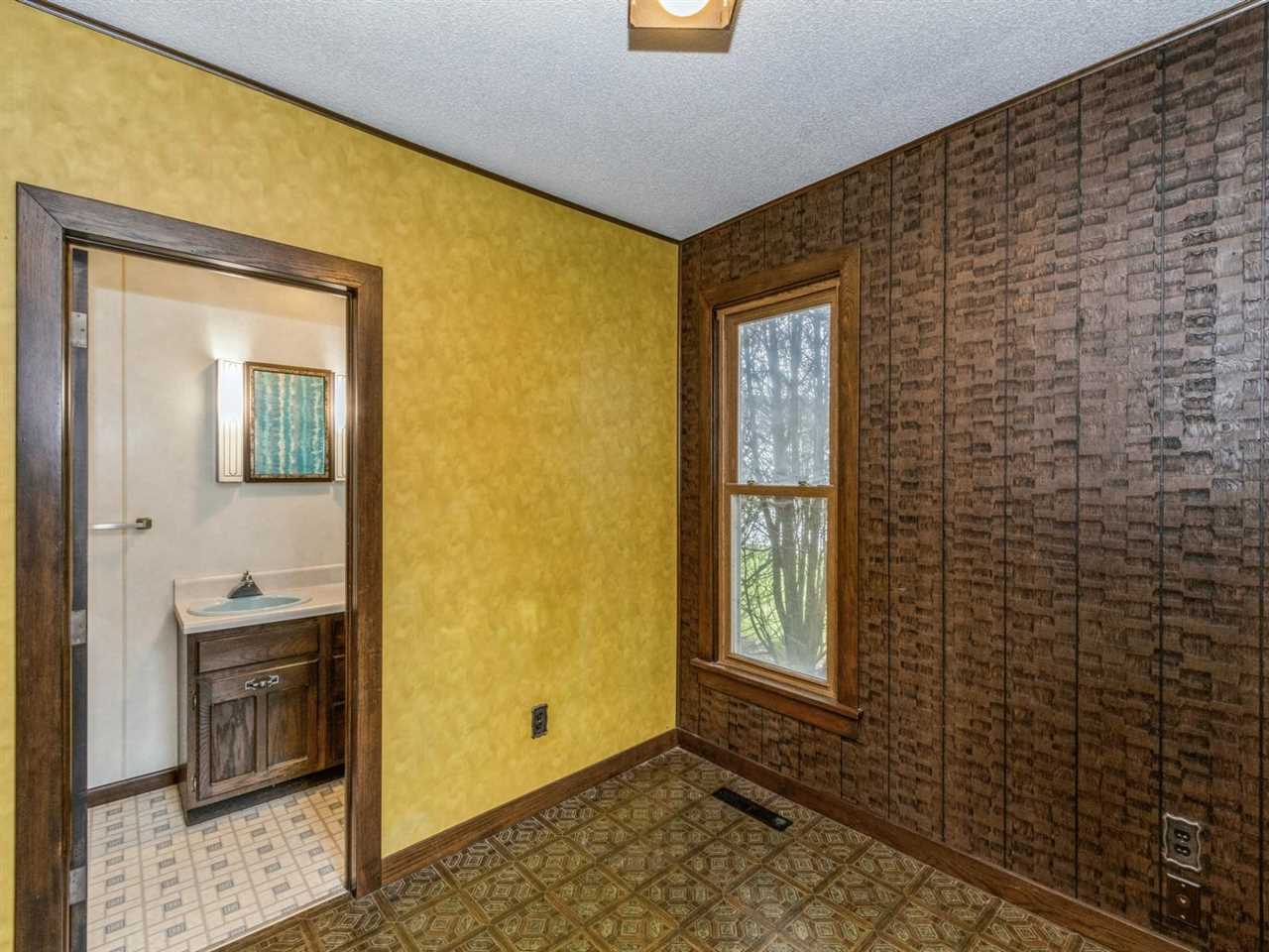 260 West First Street Riverside, IA 52327 - Photo 21 of 32 Gallery Image 21