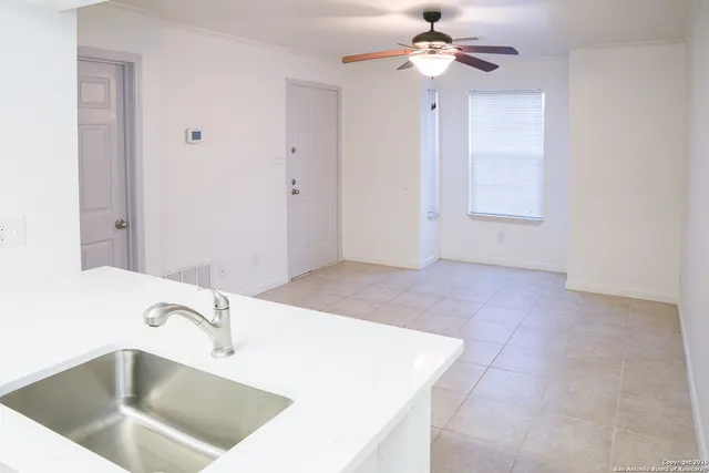 $960 | 11610 Vance Jackson, Unit 981, San Antonio, TX 78230