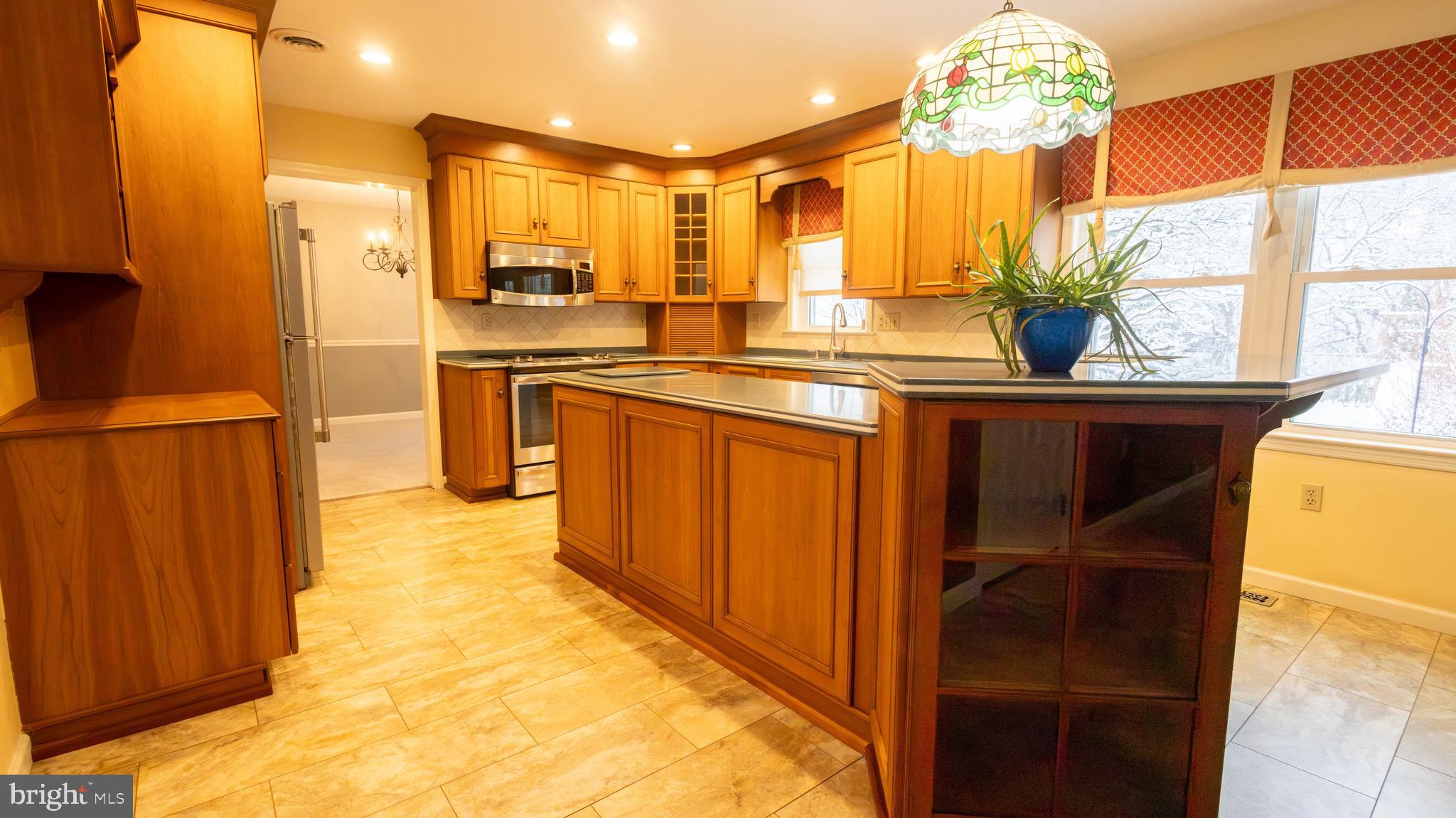 1755 Colony Drive Reading, PA 19610 - Photo 5 of 32