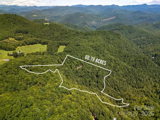 a view of a tennis court