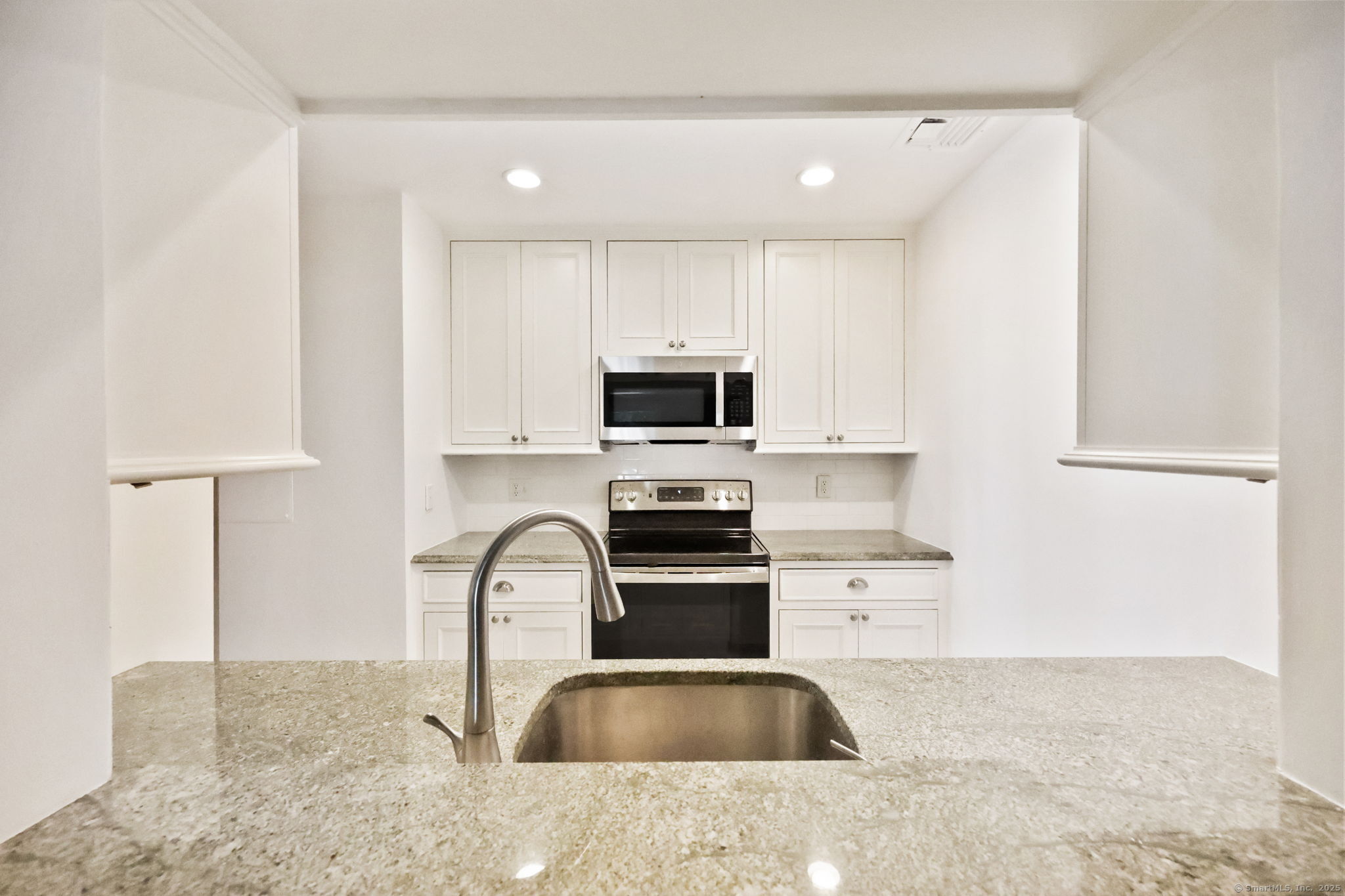 51 Hale Lane, Unit 51 Darien, CT 06820 - Photo 12 of 24