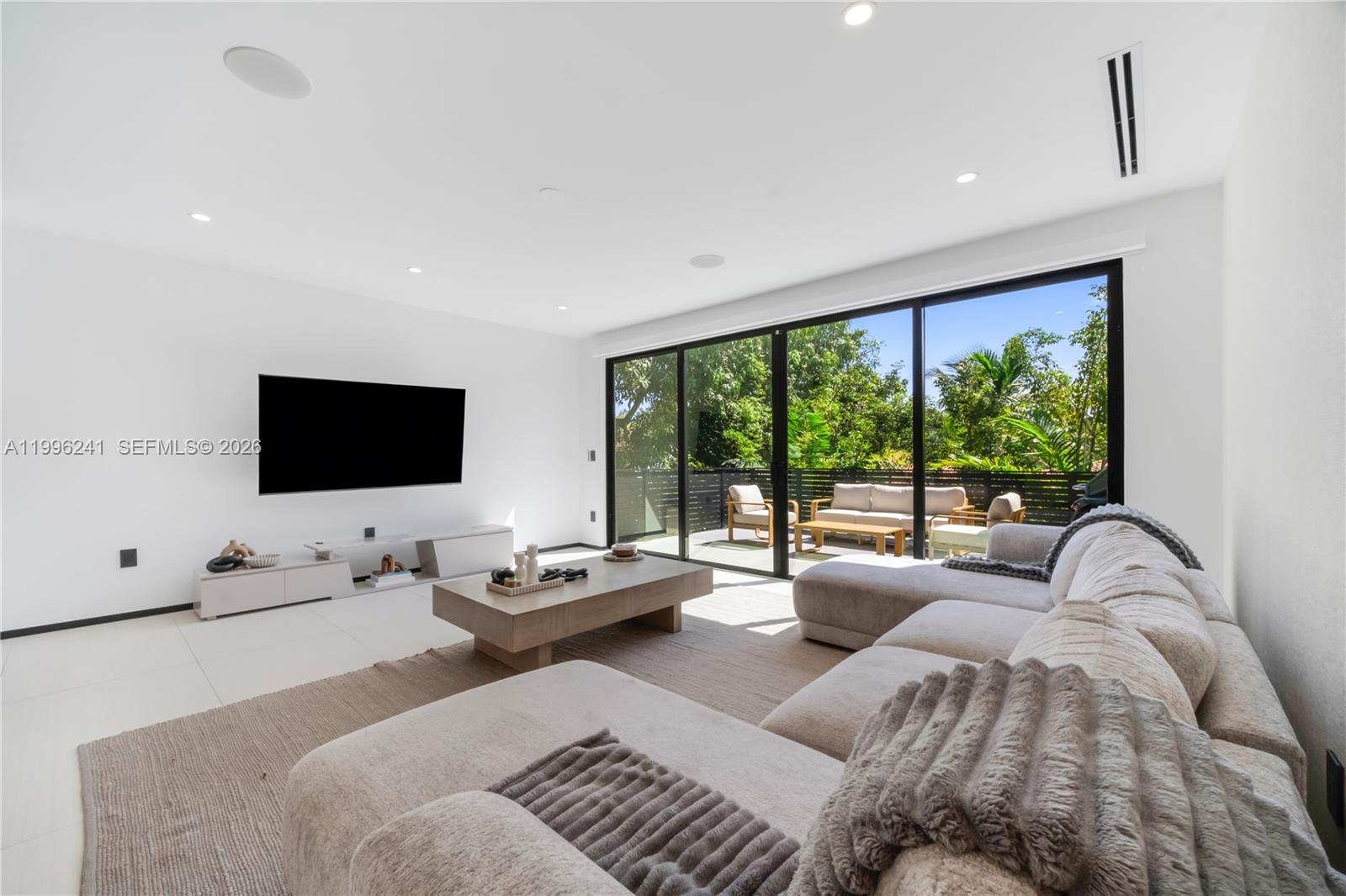 420 Southwest 15th Road, Unit 420 Miami, FL 33129 - Photo 18 of 48 Gallery Image 18