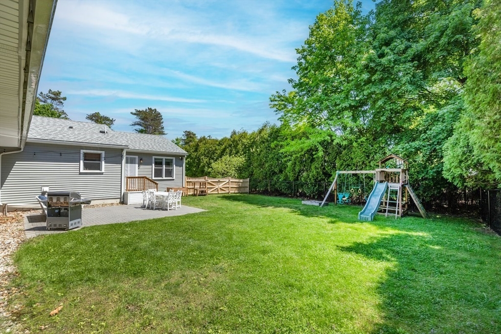 2 Amherst Road Andover, MA 01810 - Photo 36 of 41