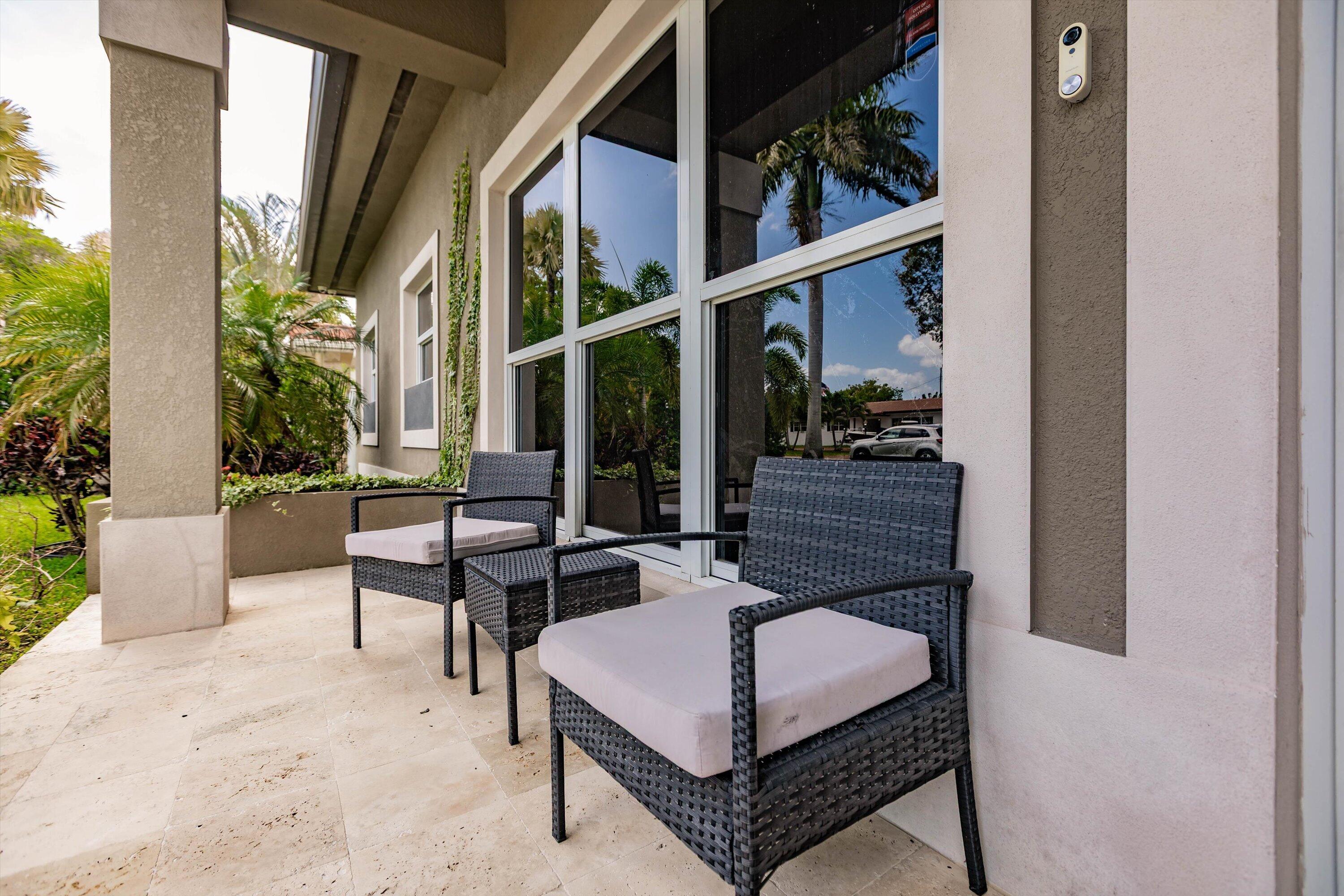 3600 South Longfellow Circle Hollywood, FL 33021 - Photo 4 of 39 04-Photo 004