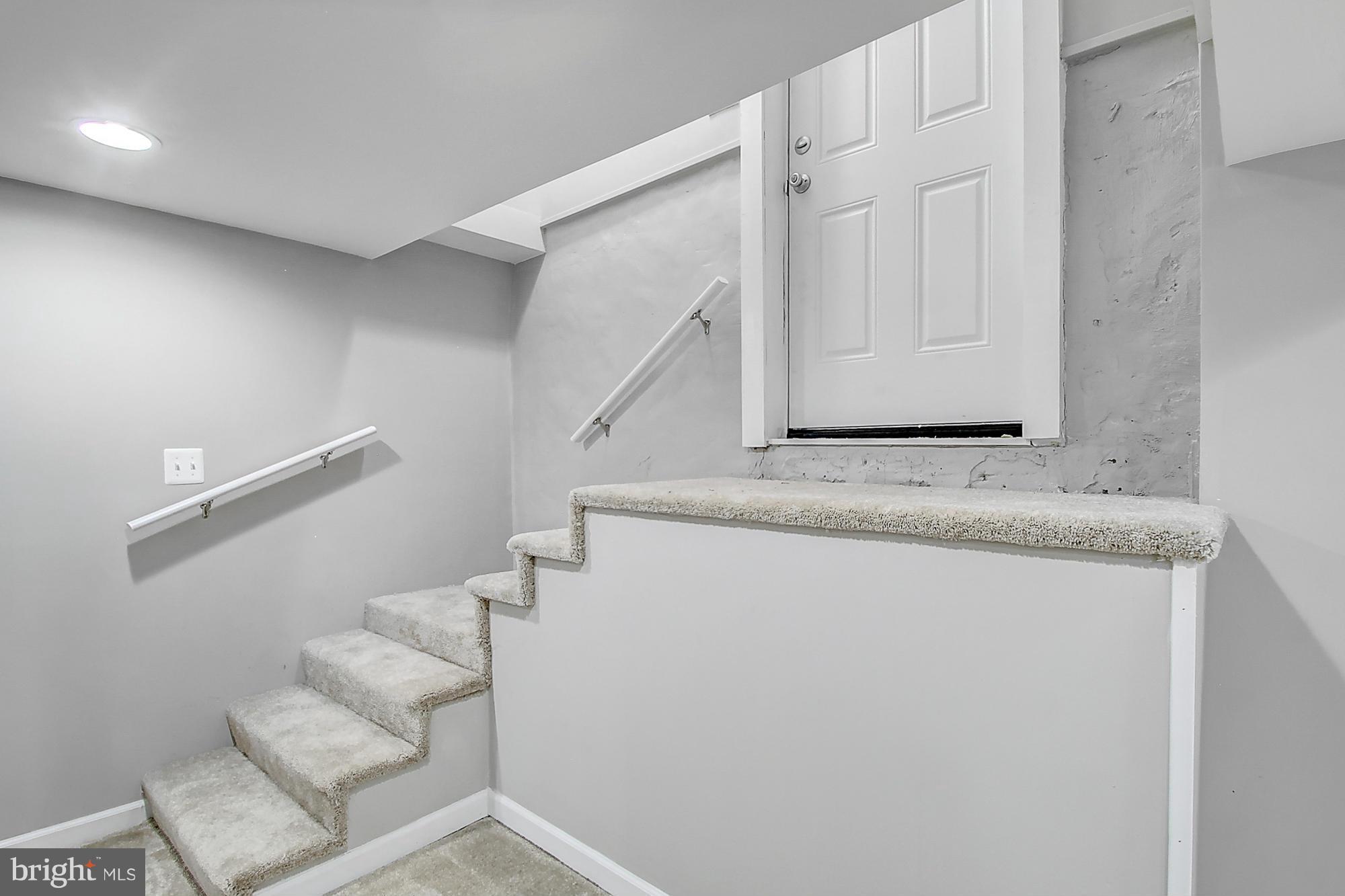 810 North Point Road Baltimore, MD 21224 - Photo 22 of 30 Family Room