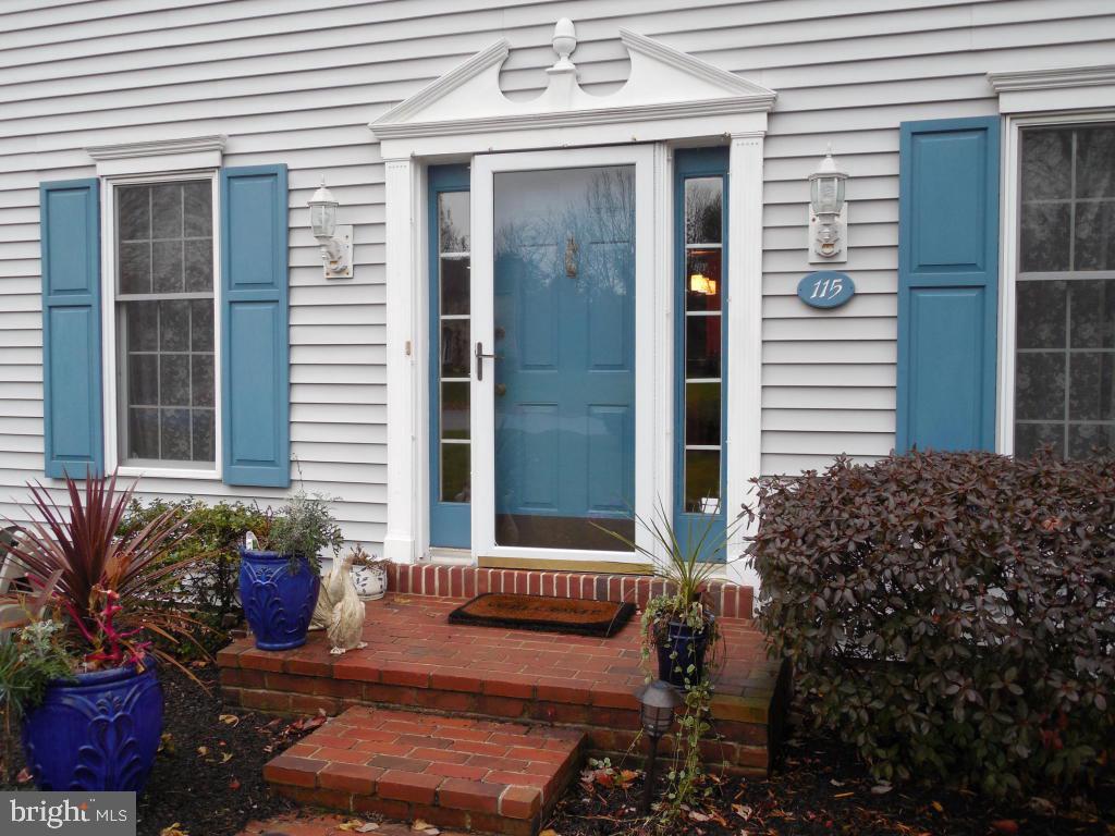 115 Milton Circle Lititz, PA 17543 - Photo 2 of 25 Gallery Image 2