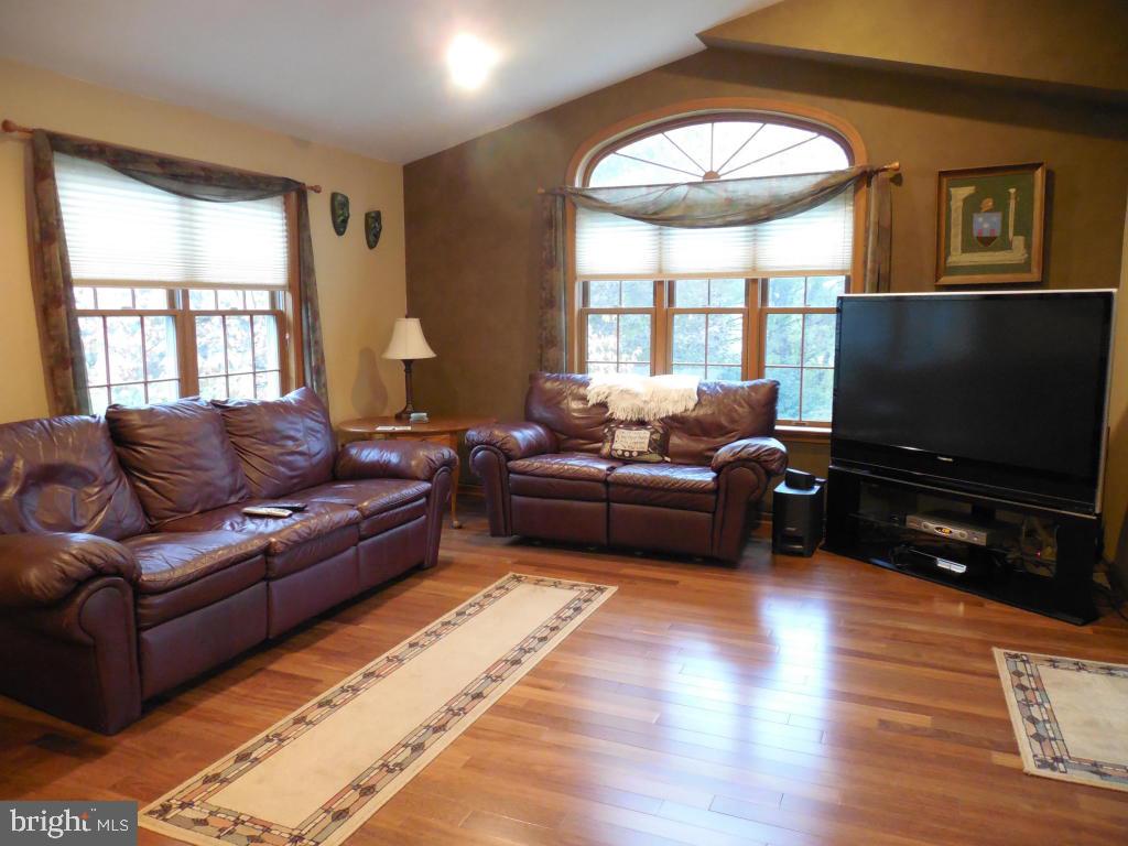 115 Milton Circle Lititz, PA 17543 - Photo 7 of 25 Gallery Image 7