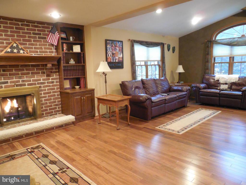 115 Milton Circle Lititz, PA 17543 - Photo 8 of 25 Gallery Image 8