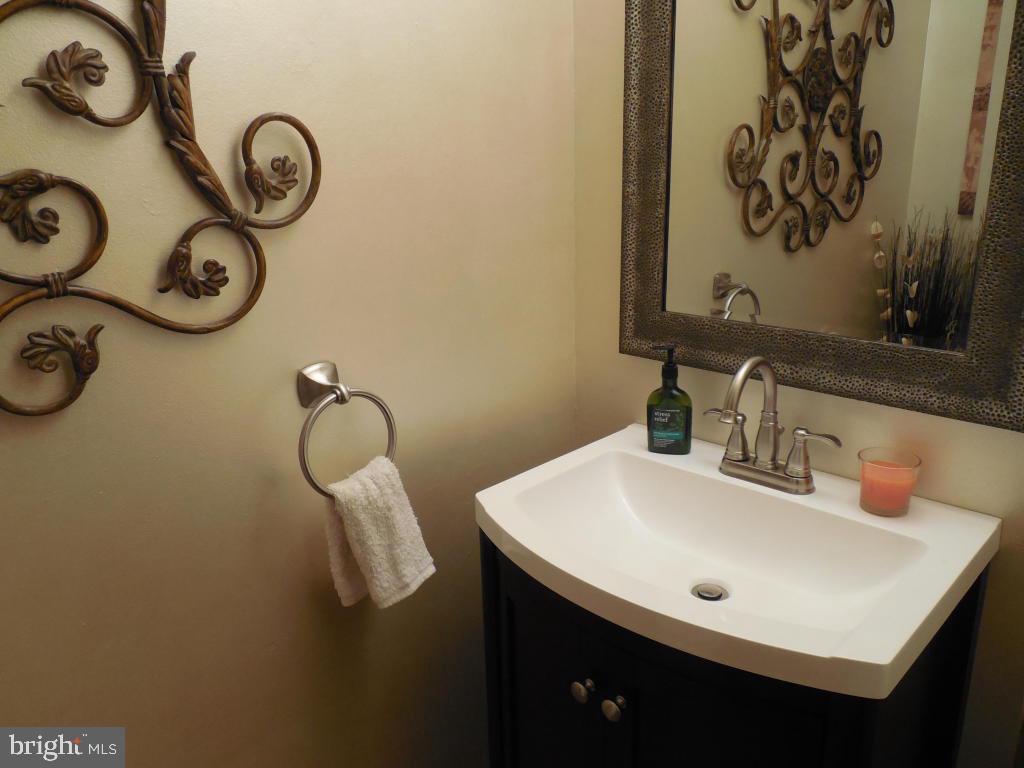 115 Milton Circle Lititz, PA 17543 - Photo 10 of 25 Gallery Image 10