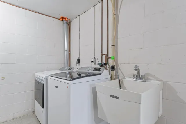 $399,000 | 2916 6th Avenue Northwest, Rochester, MN 55901