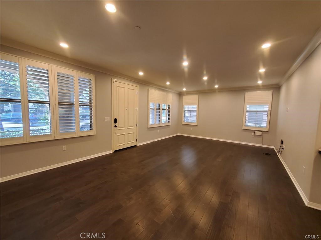 76 Mayfair Irvine, CA 92620 - Photo 2 of 16