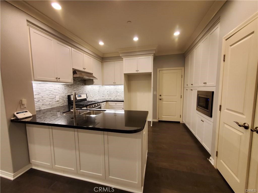 76 Mayfair Irvine, CA 92620 - Photo 6 of 16